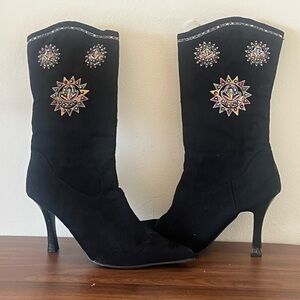 Splash fusion Foot Wear Black Velvet Embroidered Western Heel Boots Size 7